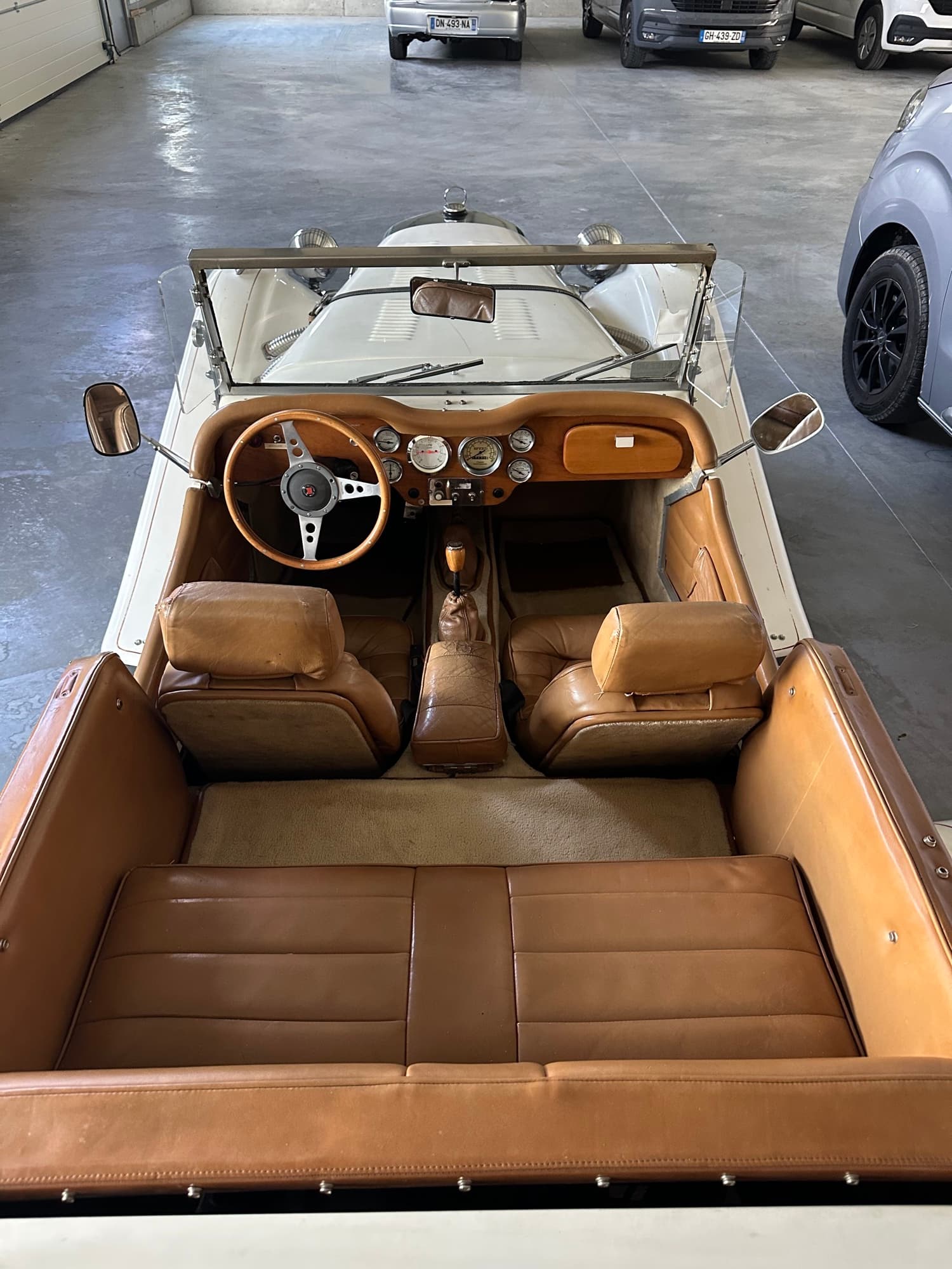Intérieur de la Mercedes Gazelle vu de dessus